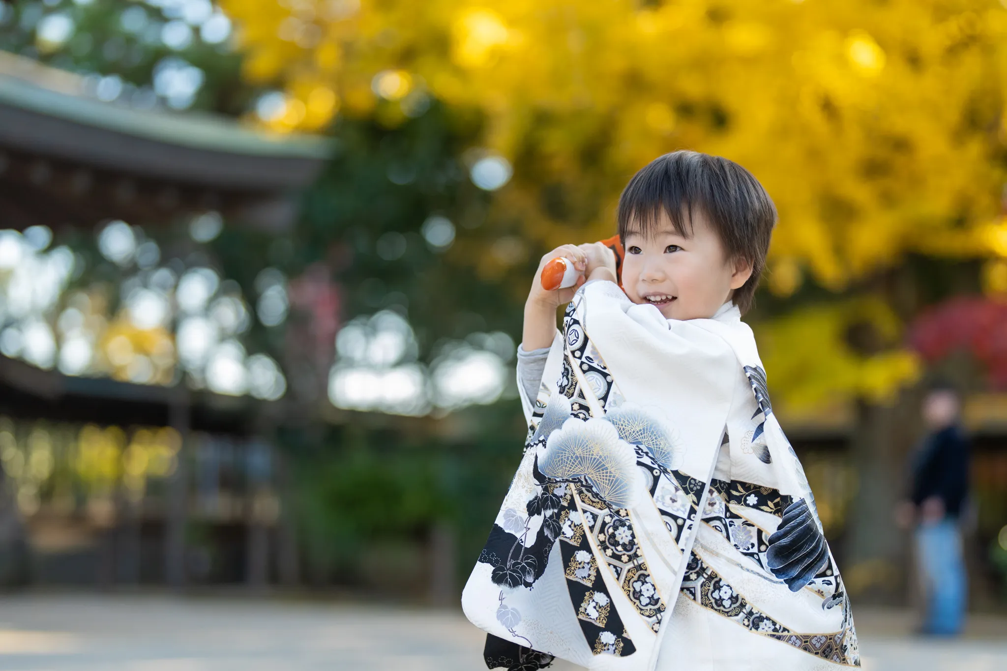 【福岡県久留米市で家族写真撮影】とても紅葉が綺麗な神社でした。1