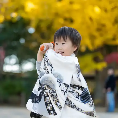 【福岡県久留米市で七五三撮影】とても紅葉が綺麗な神社でした。1