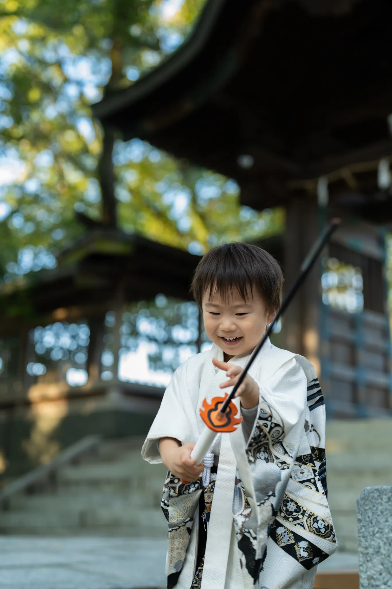【福岡県久留米市で家族写真撮影】とても紅葉が綺麗な神社でした。9
