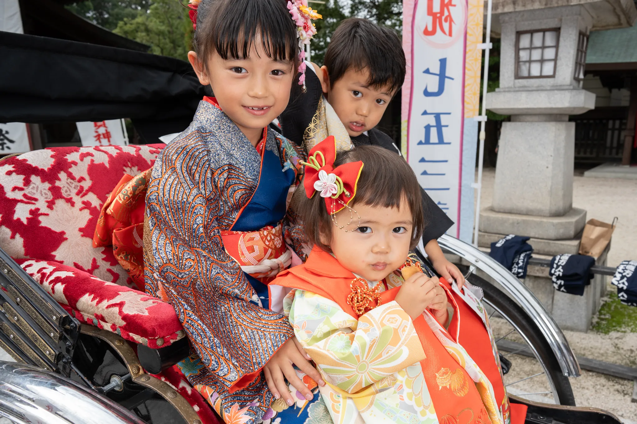 【福岡県直方市で家族写真撮影】３兄弟揃っての七五三です。7歳の女の子、5歳の男の子、1歳の女の子の撮影をさせていただきました。7