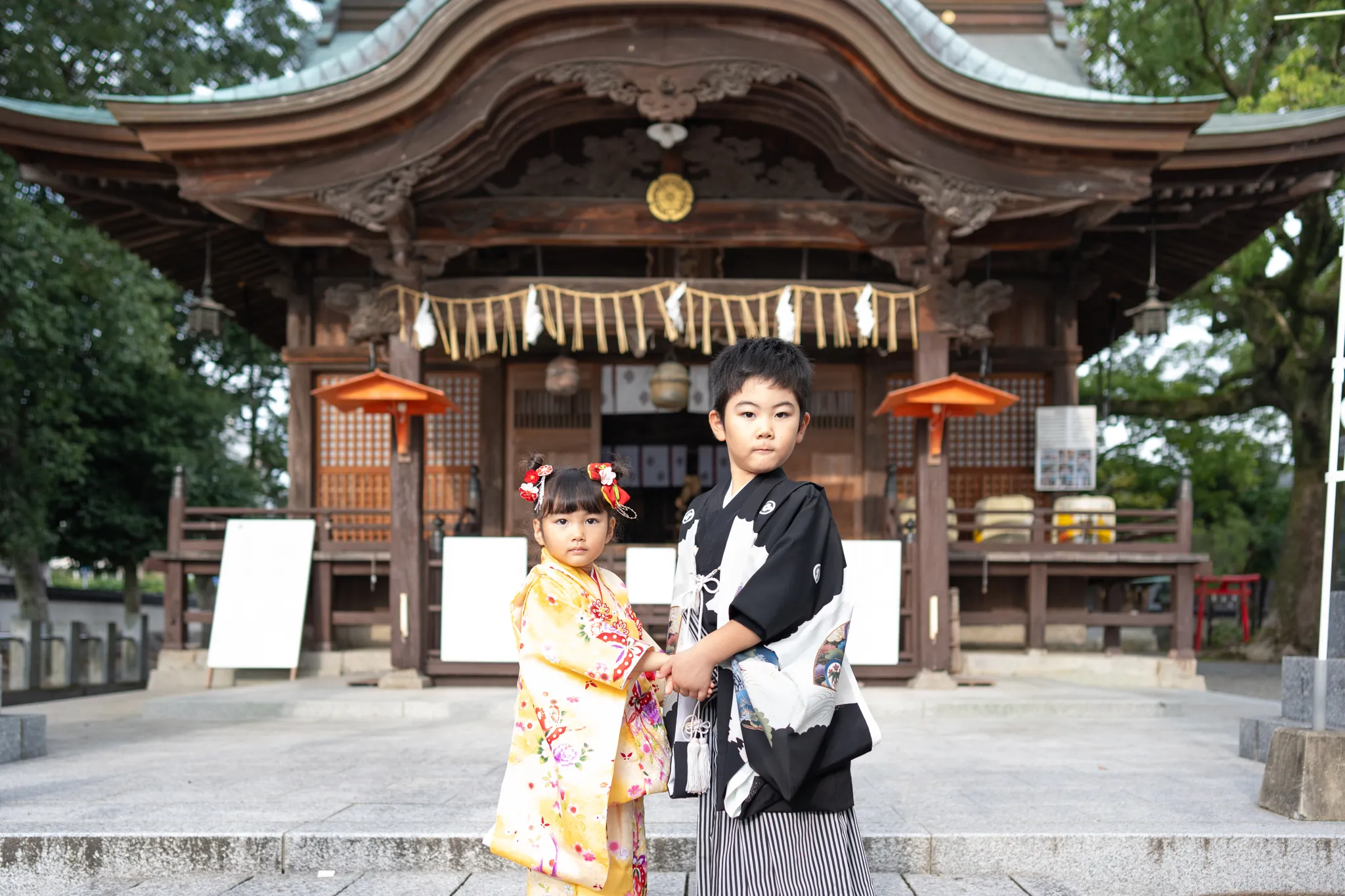 【福岡県朝倉市で家族写真撮影】３歳の女子、５歳の男子の兄弟です。とても仲の良いご兄弟で、特にお兄ちゃんの優しさが随所に感じられる撮影でした。7