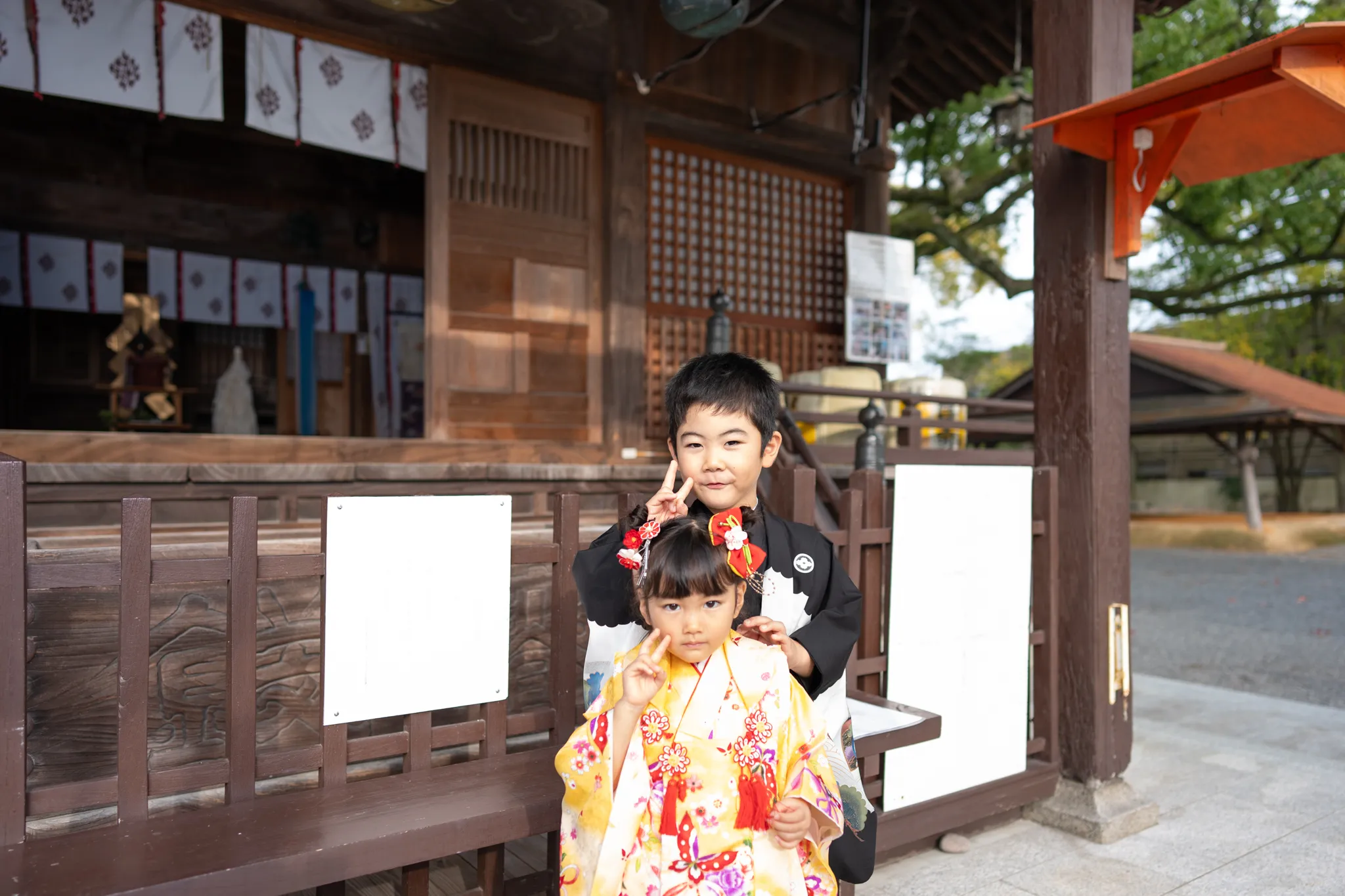 【福岡県朝倉市で家族写真撮影】３歳の女子、５歳の男子の兄弟です。とても仲の良いご兄弟で、特にお兄ちゃんの優しさが随所に感じられる撮影でした。8