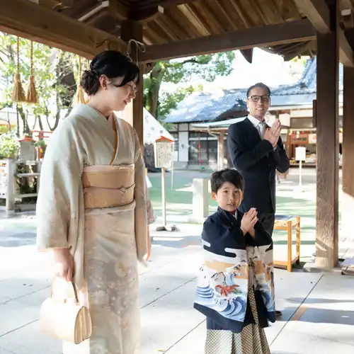 【福岡県糟屋郡宇美町で家族撮影】５歳男子です。撮影前は激しい雨が降っており、どうなるかと心配しておりましたが、いざ撮影が始まると次第に青空が見え始めました。3