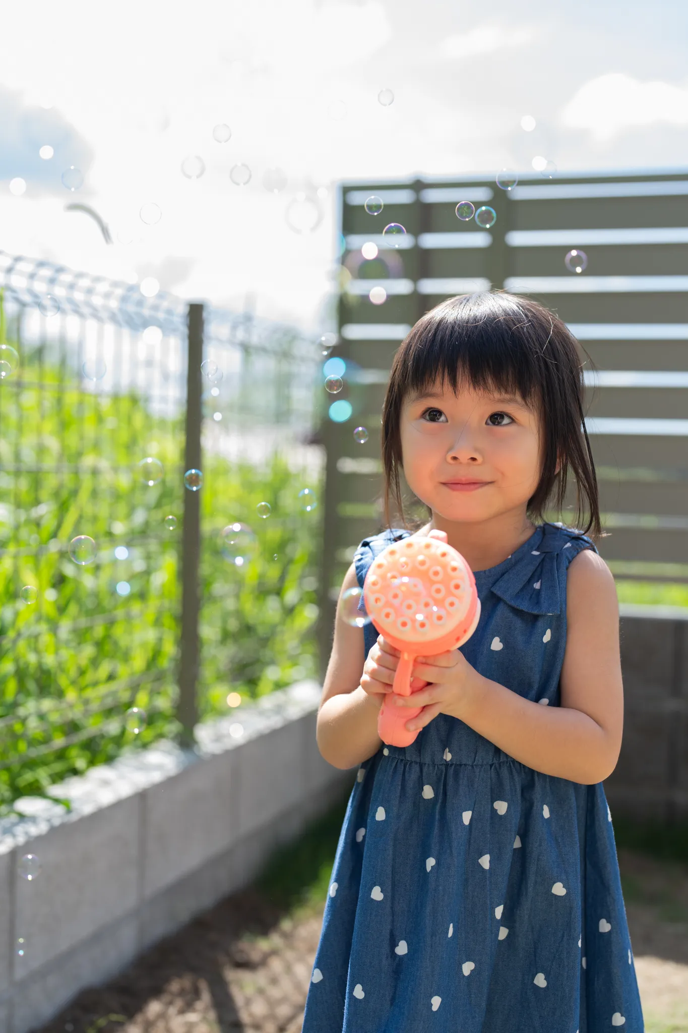 【福岡県筑紫野市で家族写真撮影】双子ちゃんの誕生とご家族の撮影をさせていただき、ありがとうございました。当日はご自宅にお伺いし、誕生パーティーの様子を撮影させていただきました。9