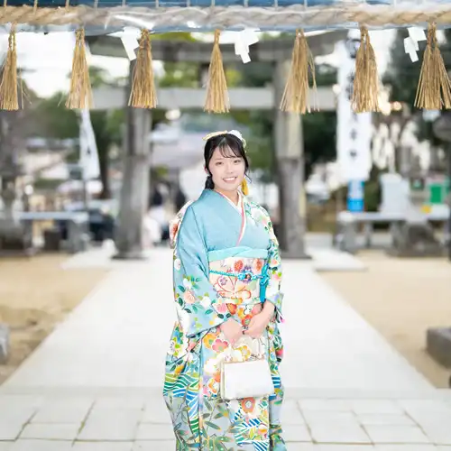 【福岡県春日市で成人式撮影】姉妹の次女様の成人式撮影です。2年前に長女様の撮影を担当させていただき、今回、次女様の撮影をお任せいただけたことを大変光栄に思います。9