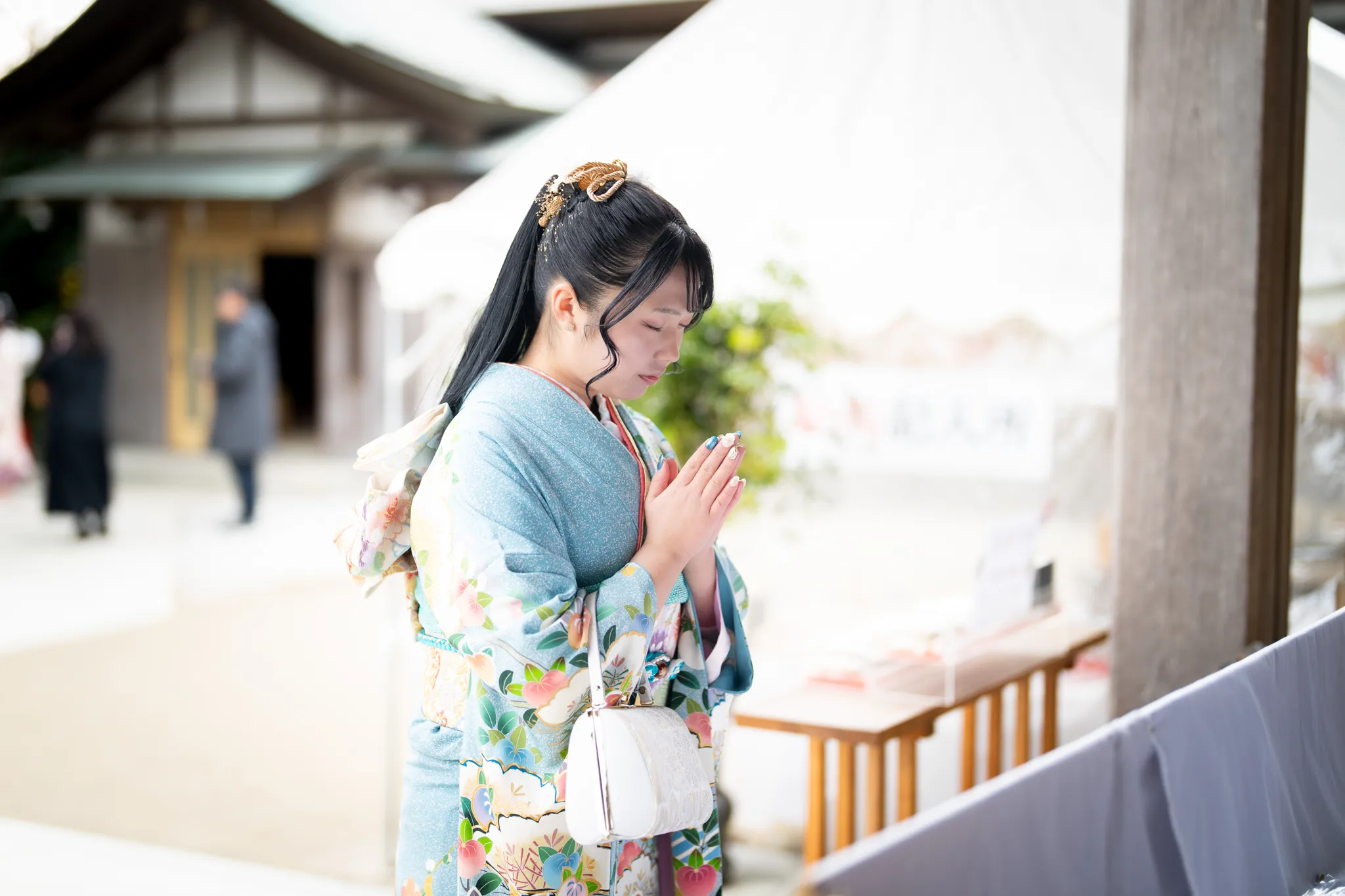 【福岡県春日市で家族写真撮影】姉妹の次女様の成人式撮影です。2年前に長女様の撮影を担当させていただき、今回、次女様の撮影をお任せいただけたことを大変光栄に思います。11