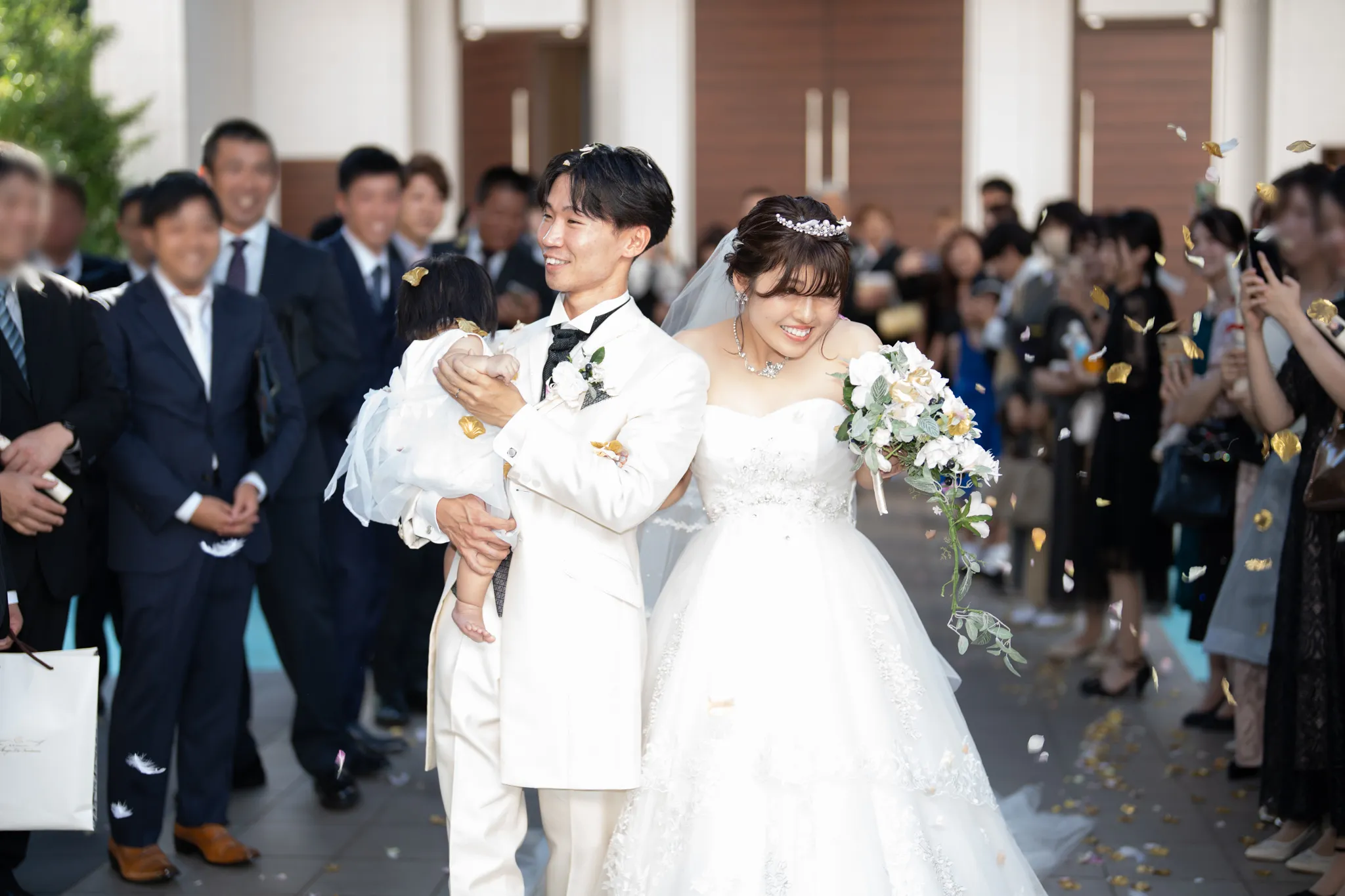 【福岡県久留米市で家族写真撮影】コロナで挙げられなかった結婚式。お二人のハレの日をお撮りすることができてよかったです。5