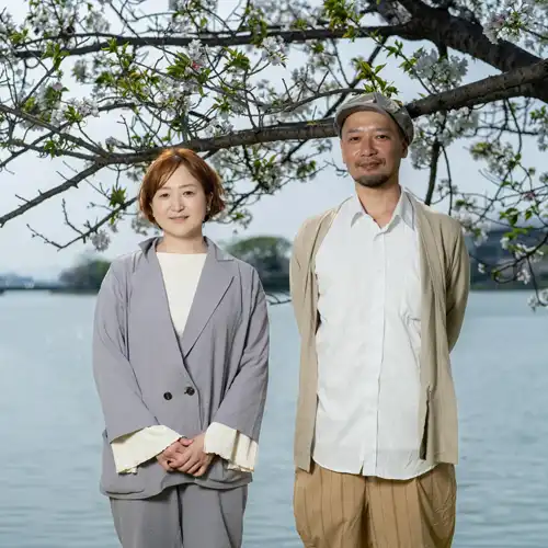 【福岡県糟屋郡粕屋町で家族撮影】新1年生の男の子と妹さんとご両親で桜の中で家族撮影をさせていただきました。6